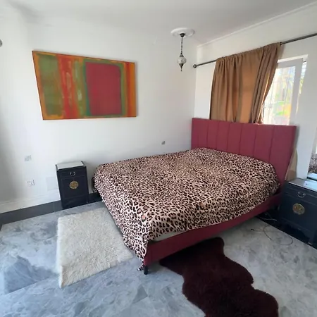 Room 4* Estepona