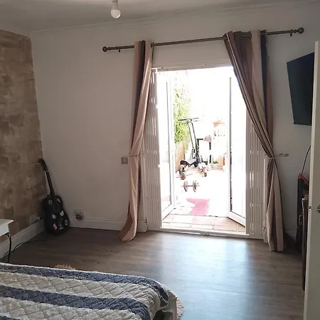 Room 게스트하우스